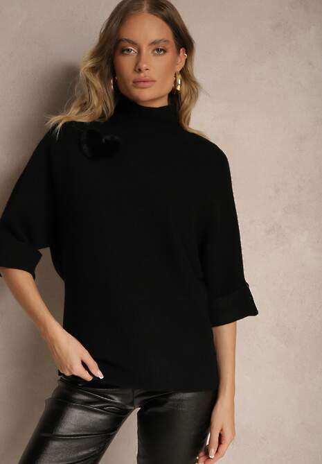 Czarny Nietoperzowy Golf z Wiskozą Zdobiony Futrzaną Broszką Jackisha