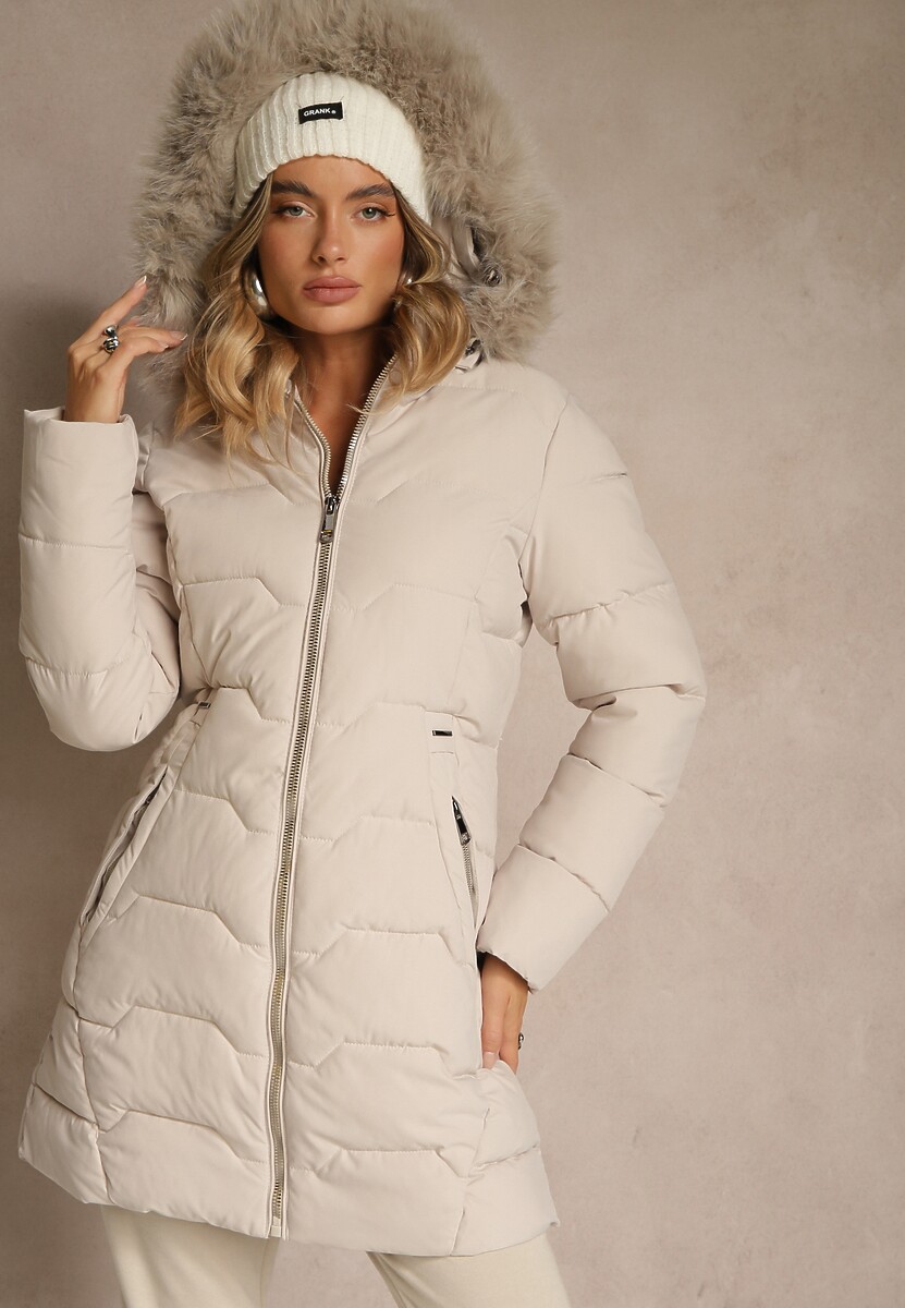 Ciemnobeżowa Pikowana Kurtka o Taliowanym Kroju z Kapturem z Futerkiem Mindria