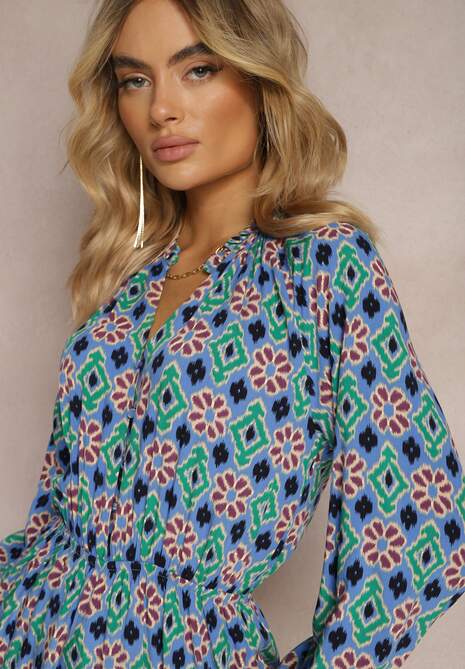 Niebiesko-Fioletowy Kombinezon o Krótkim Fasonie z Gumką w Talii w Mozaikowy Print z Wiskozy Glimmeria