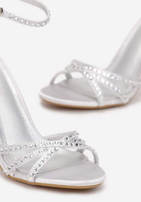 Srebrne Sandały na Szpilce Ozdobione Cyrkoniami Juliela