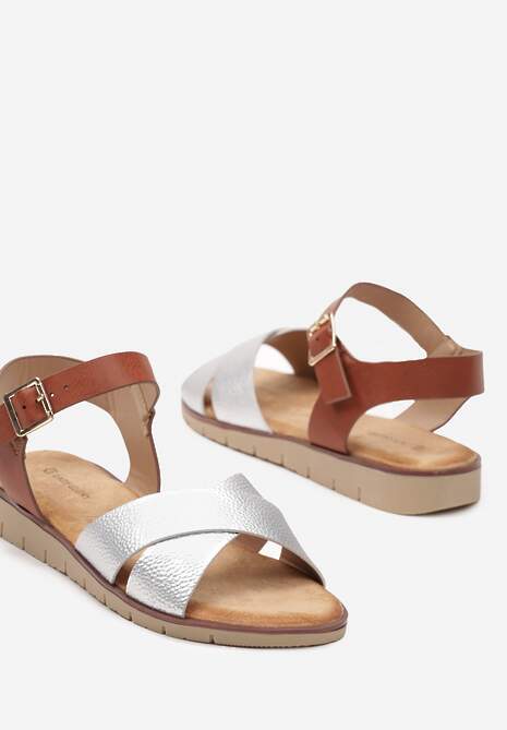 Srebrne Klasyczne Sandały na Płaskiej Podeszwie ze Sprzączką Kladia