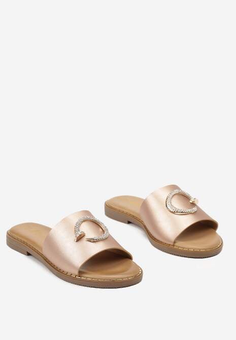 Szampańskie Klapki z Płaską Podeszwą Ozdobione Biżuteryjną Klamerką Lediana