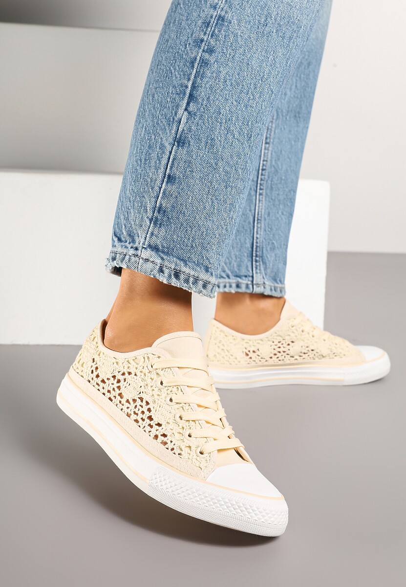 Czarne Trampki z Krótką Ażurową Cholewką Paerina