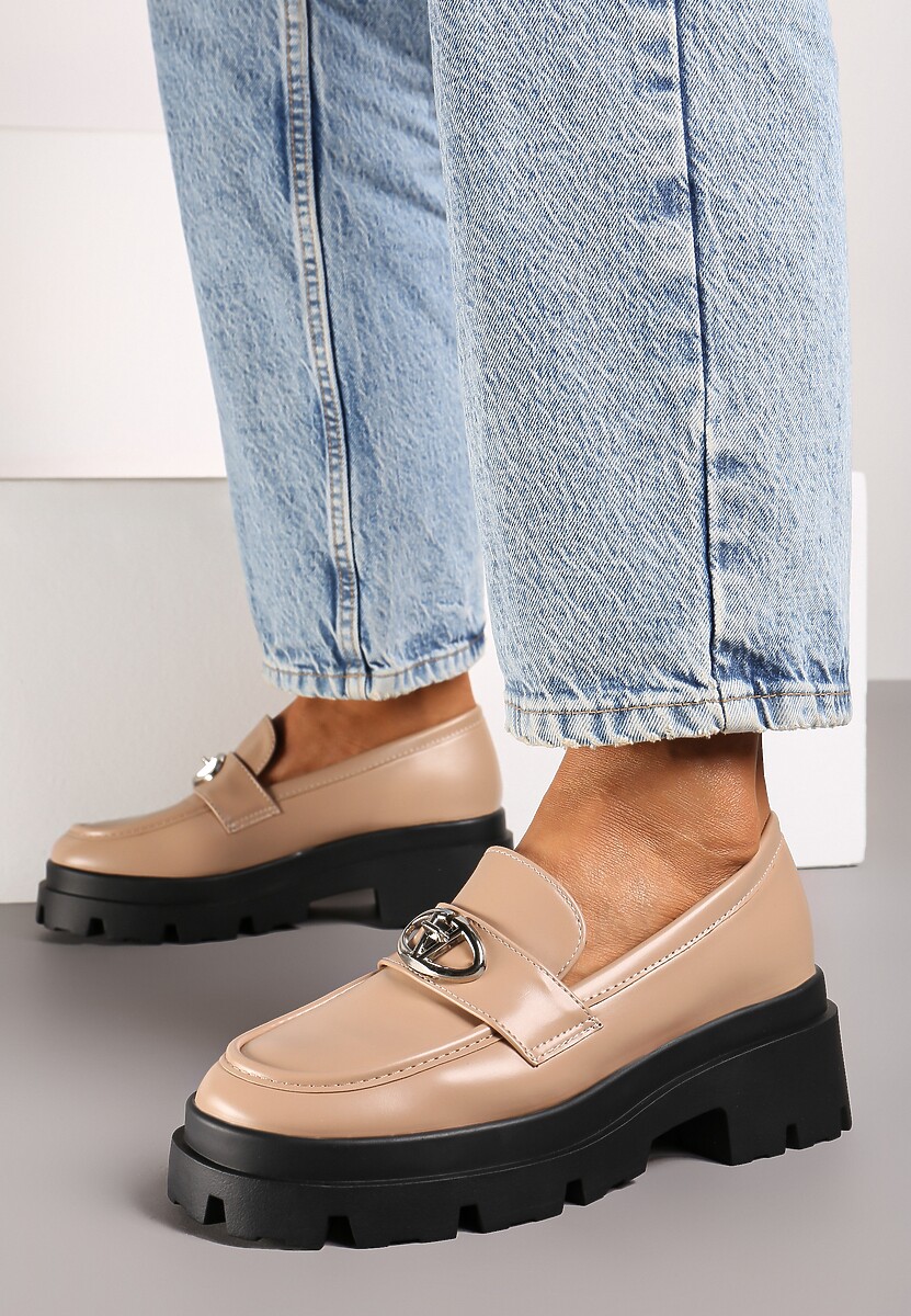 Ciemnobeżowe Mokasyny na Platformie Ozdobione Klamrą Kikilla