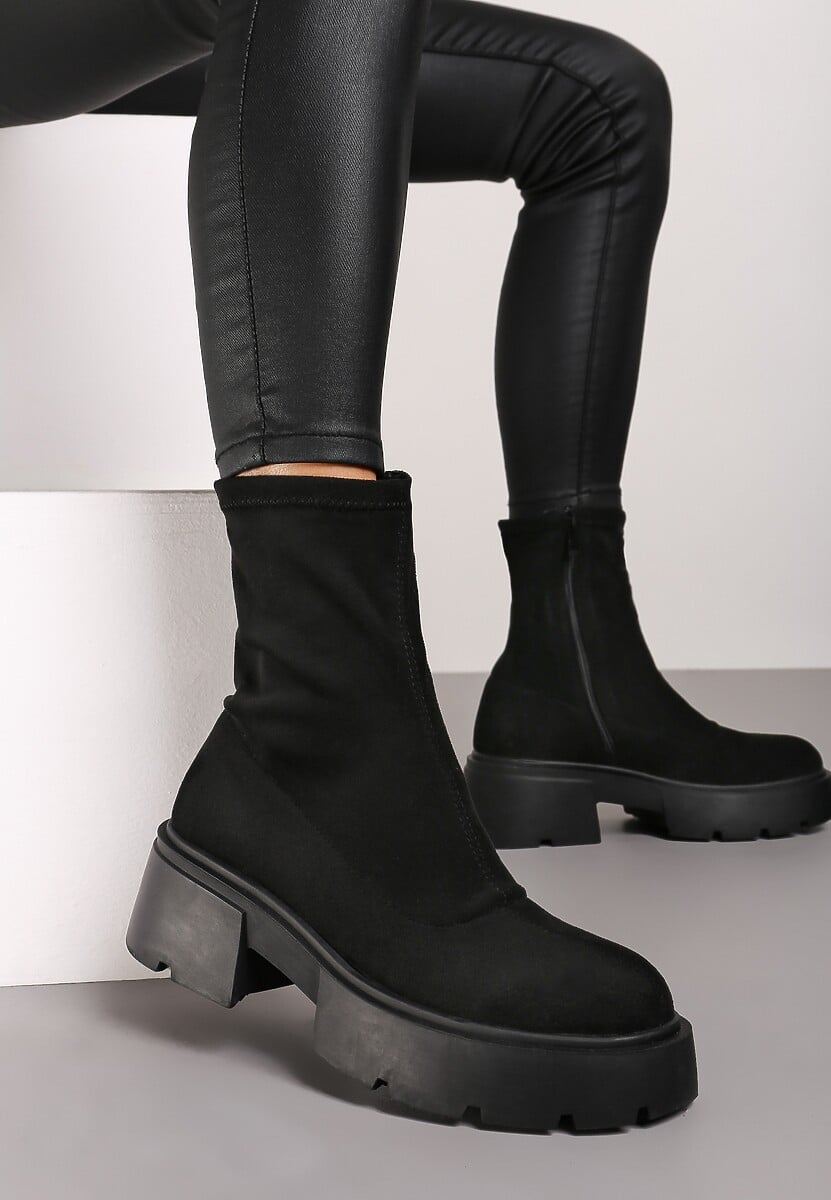 Czarne Botki na Platformie z Dopasowaną Cholewką Tinor