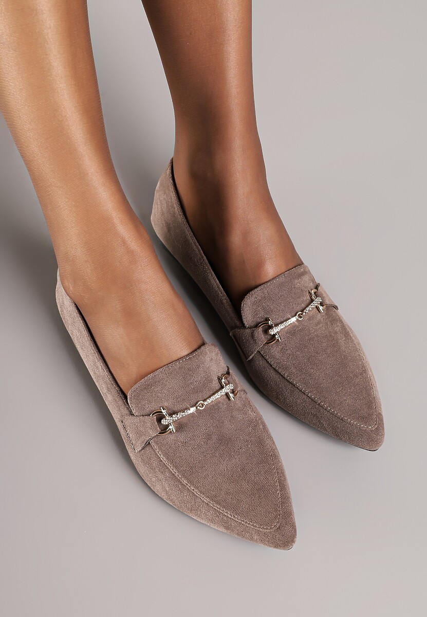 Ciemnobeżowe Mokasyny Vices ze Szpiczastym Noskiem Zdobione Aplikacją Rilosia