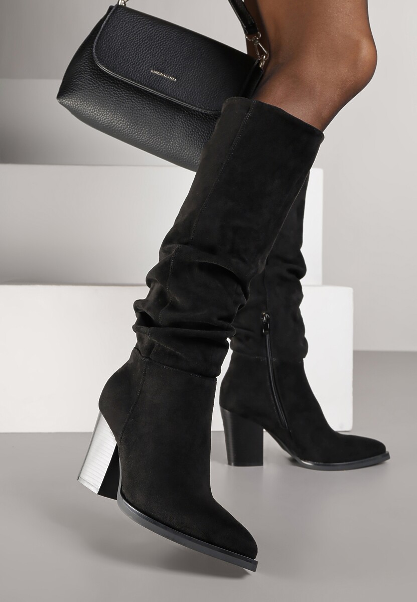 Czarne Ekozamszowe Kozaki na Słupkowym Obcasie z Ozdobnie Marszczoną Cholewką Reaelora