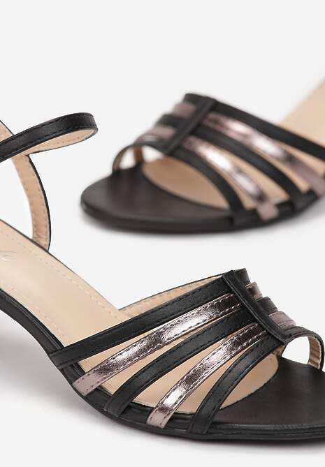 Czarne Sandały na Słupku Dodyn