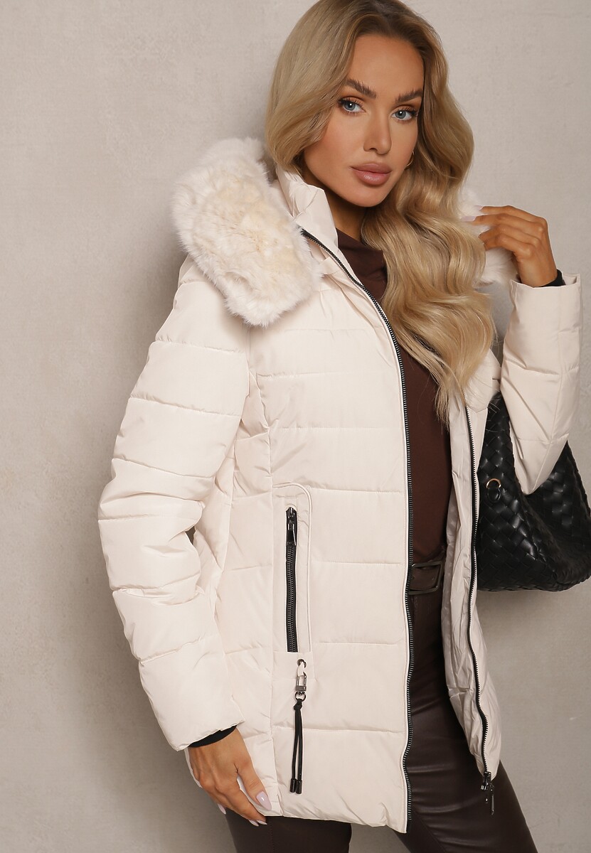 Jasnobeżowa Kurtka z Pikowanymi Przeszyciami i Futrzanym Kapturem z Możliwością Odpięcia Zinriya