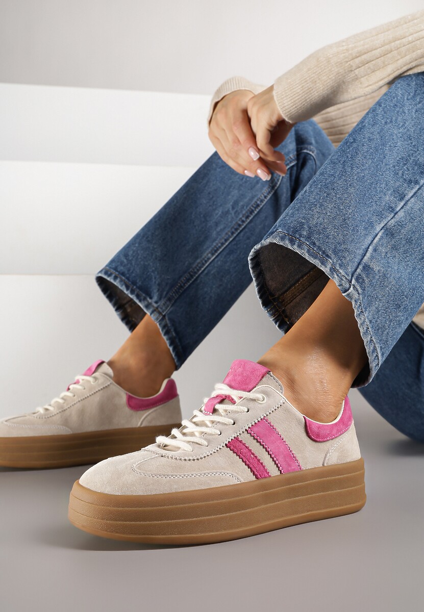 Beżowo-Fuksjowe Sneakersy Zamszowe na Platformie ze Skórzaną Wkładką Ozdobione Paskiem Adivrie
