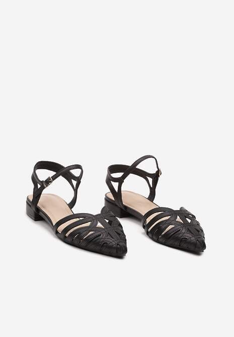 Czarne Sandały na Płaskiej Podeszwie z Ozdobnymi Paskami i Noskiem Ozaia