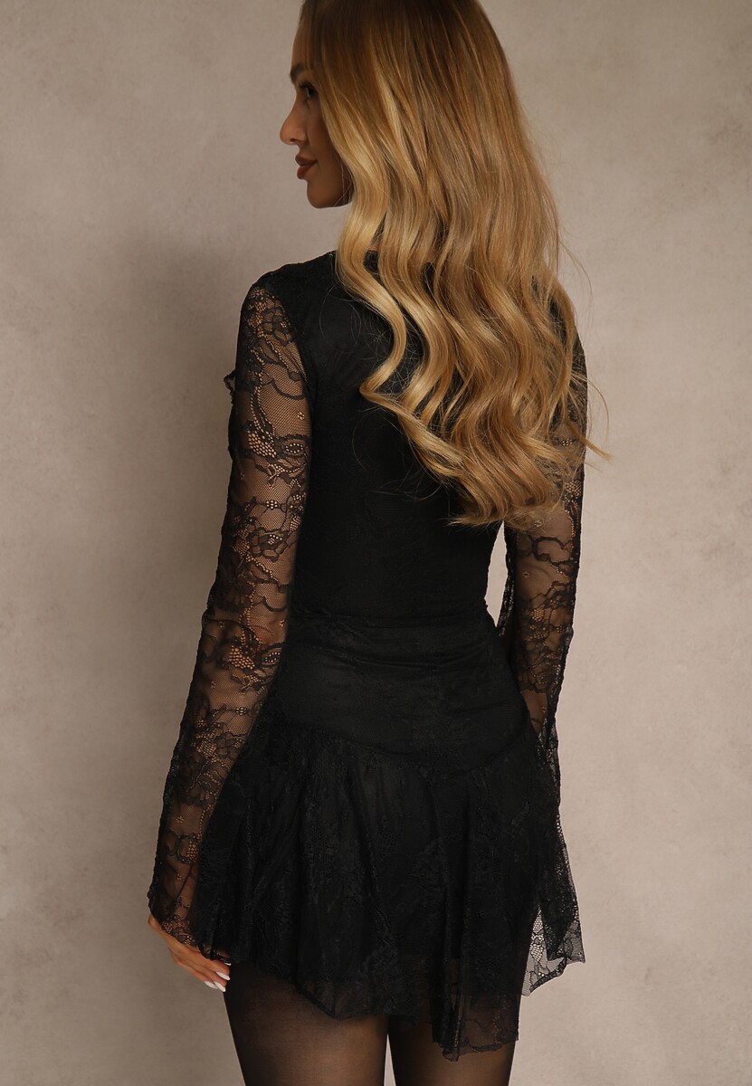 Czarna Sukienka Imprezowa z Koronki Zdobiona Wiązaniem przy Dekolcie Enafera