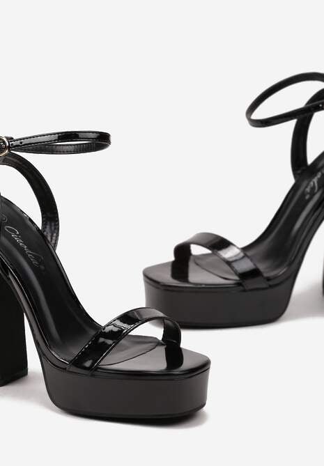 Czarne Lakierowane Sandały na Wysokim Obcasie z Platformą Ekelia