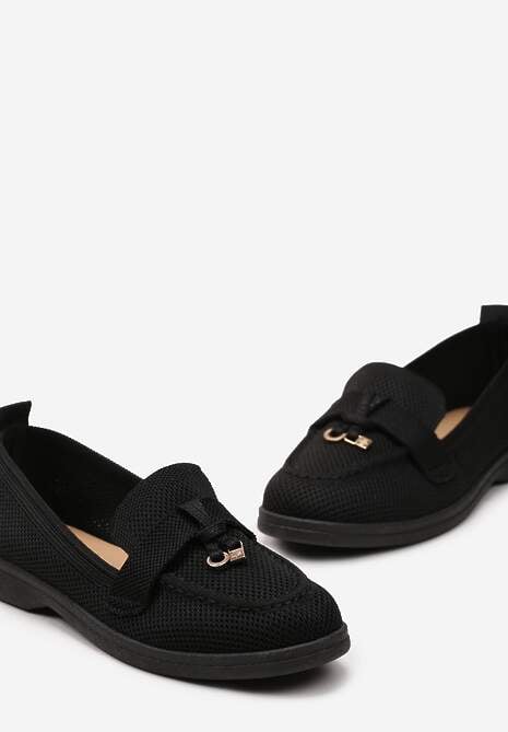 Czarne Wsuwane Mokasyny z Metalicznymi Ozdobami Sadiarca