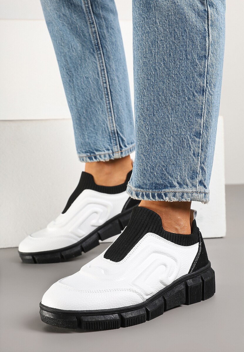 Czarno-Białe Sneakersy ze Skóry Naturalnej z Tłoczoną Cholewką Reflana