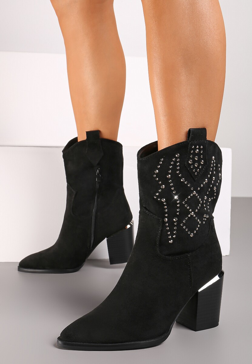 Czarne Botki na Słupku w Stylu Kowbojek Irilianne