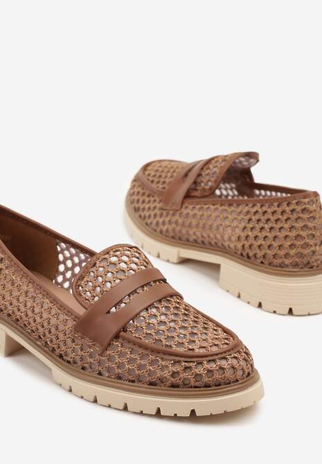 Brązowe Ażurowe Mokasyny z Ozdobnym Paskiem Uliarwena
