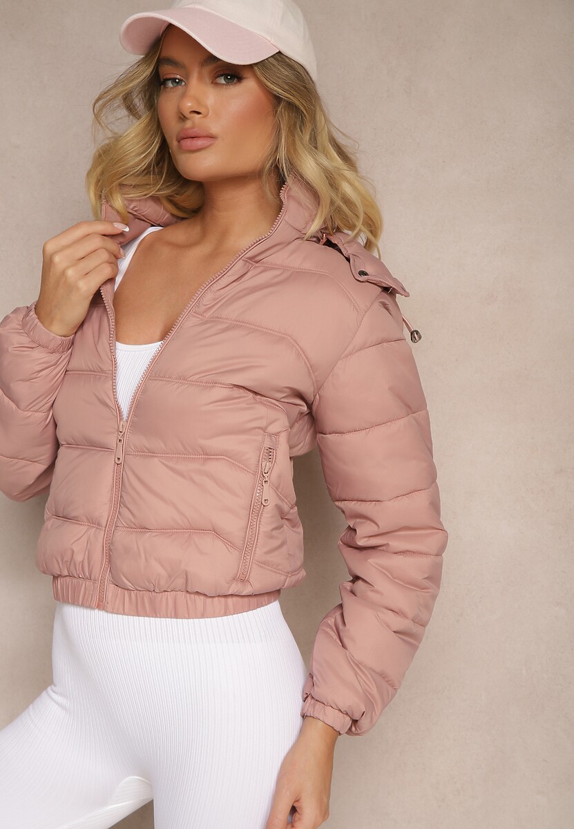 Ciemnoróżowa Kurtka z Odpinanym Kapturem Ozdobiona Pikowaniem Jolvesa