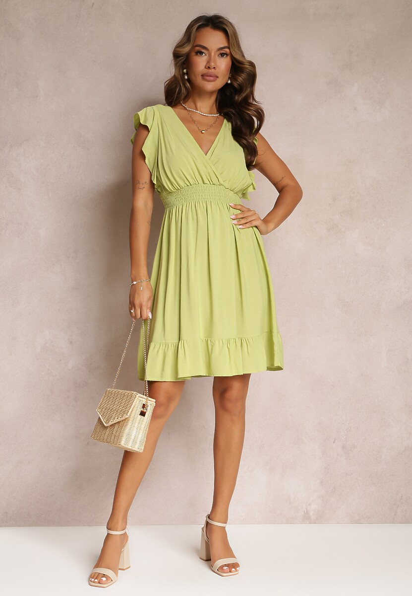 Zielona Mini Sukienka z Wiskozy o Rozkloszowanym Fasonie i Kopertowym Dekolcie Lolsa