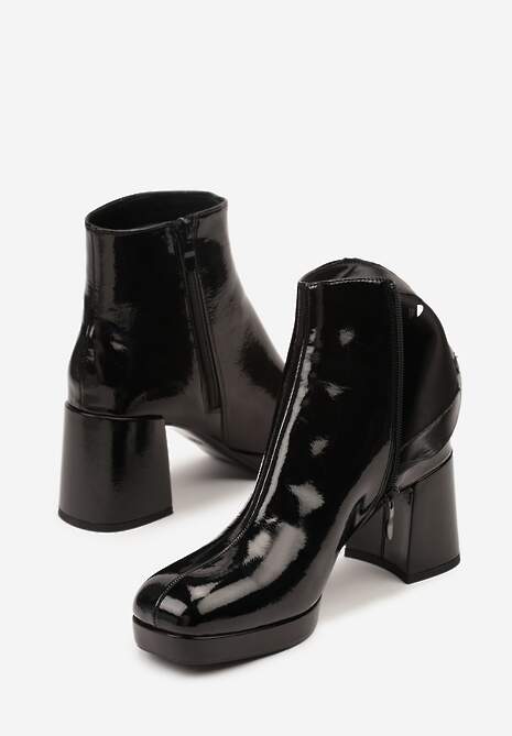 Czarne Lakierowane Botki Vices na Słupku i Platformie Falesia