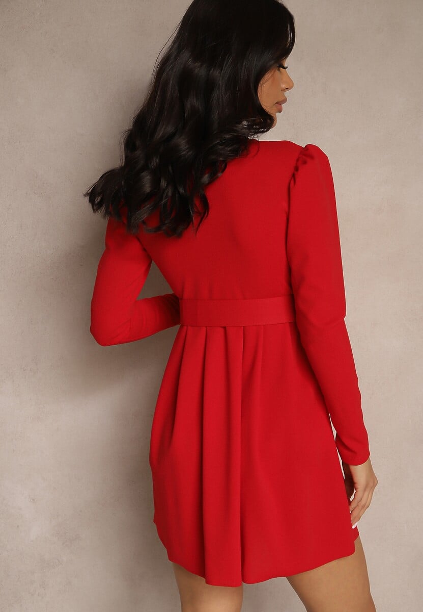 Czerwona Rozkloszowana Sukienka Ozdobiona Paskiem Evinevi