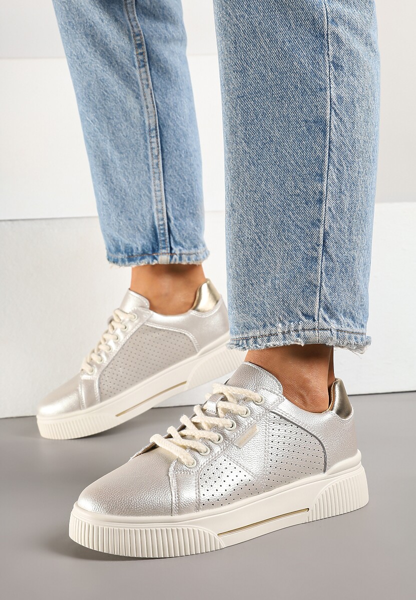 Złote Sneakersy Typu Tenisówki ze Skóry Naturalnej z Ozdobną Perforacją Vivallie
