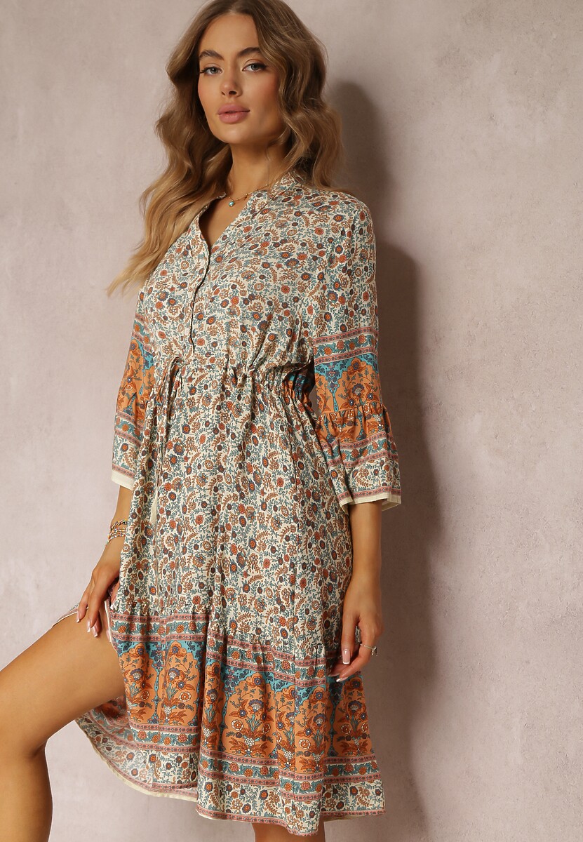 Ciemnoróżowa Wiskozowa Sukienka w Kwiaty z Rękawem 3/4 i Falbanką Sulamita