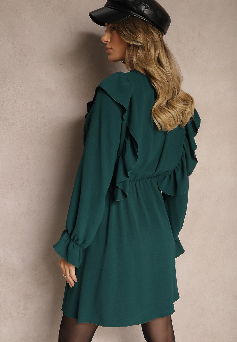 Ciemnozielona Kopertowa Sukienka z Żabotem Ozdobiona Falbankami Melosia