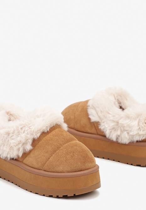 Brązowe Śniegowce na Grubej Podeszwie z Pikowanego Materiału Ozdobione Futerkiem Avirorae