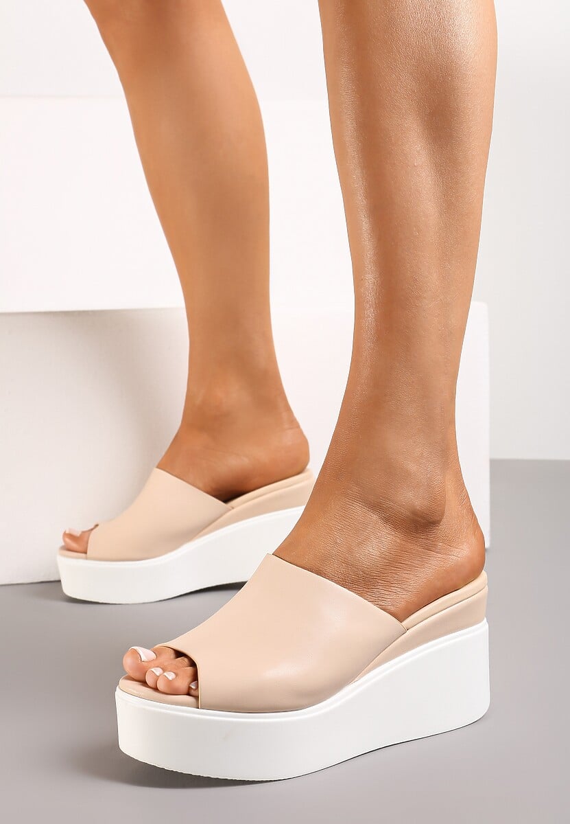 Beżowe Klapki z Imitacji Skóry na Platformie z Koturnem Naildiwna