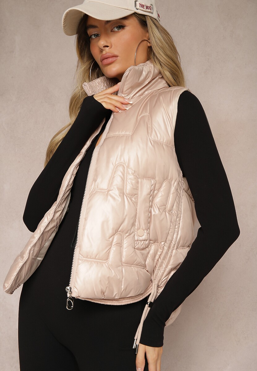 Różowa Kamizelka Pikowana Ozdobiona Troczkami i Stójką Terinora