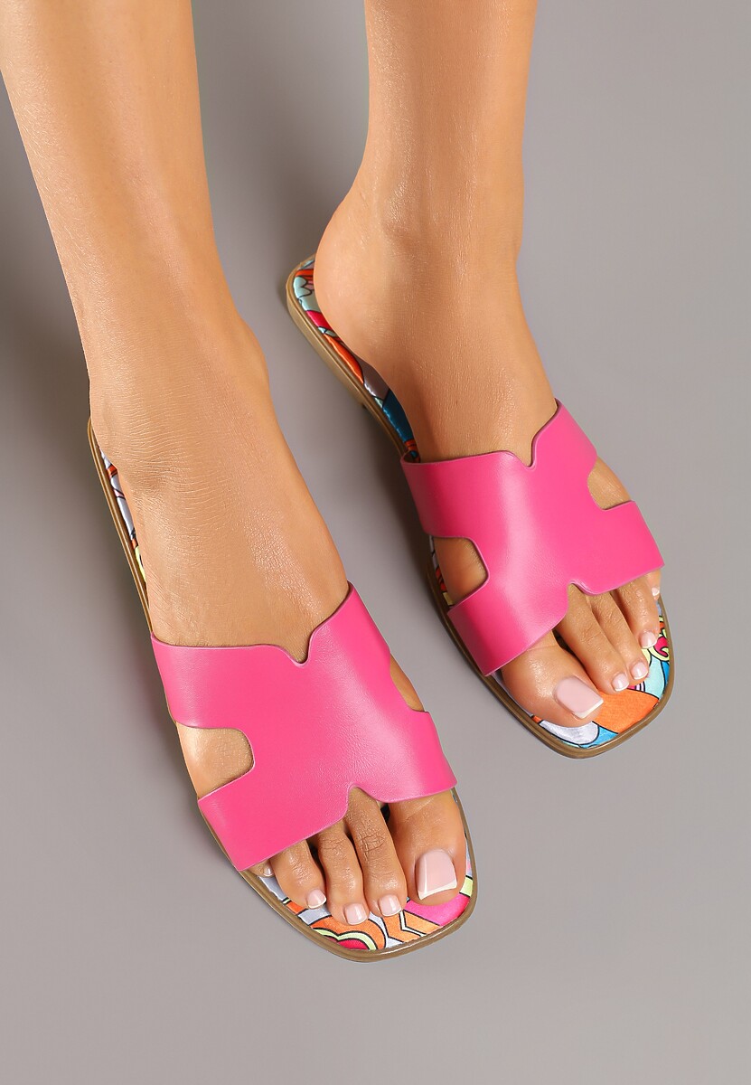 Białe Klapki Ozdobione Geometrycznym Motywem Pumore