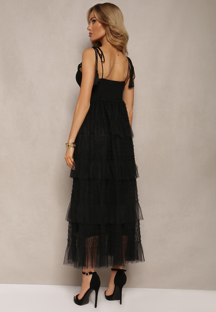 Czarna Sukienka Rozkloszowana na Ramiączkach z Szydełkową Wstawką i Falbankami Givita