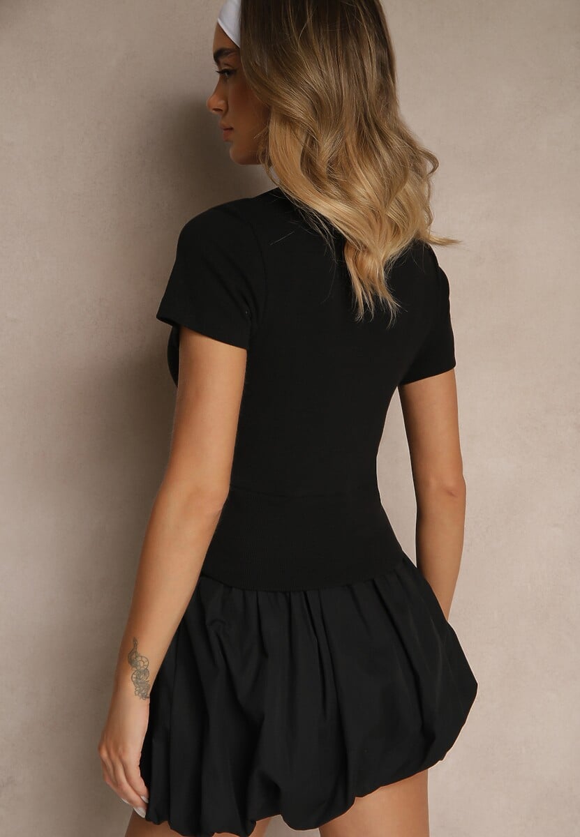 Czarny Bawełniany T-shirt z Prążkowanej Tkaniny z Dekoltem w Szpic Filaretta