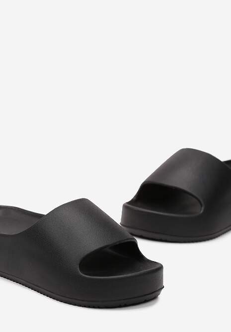 Czarne Piankowe Klapki z Platformą i Szerokim Paskiem Amarantia