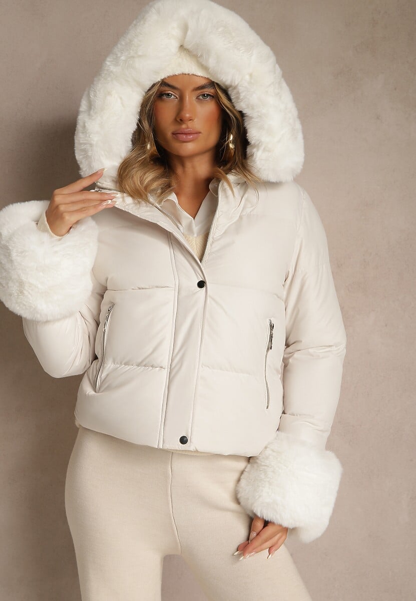 Biała Kurtka z Pikowanymi Przeszyciami i Futerkowymi Zdobieniami Olindea