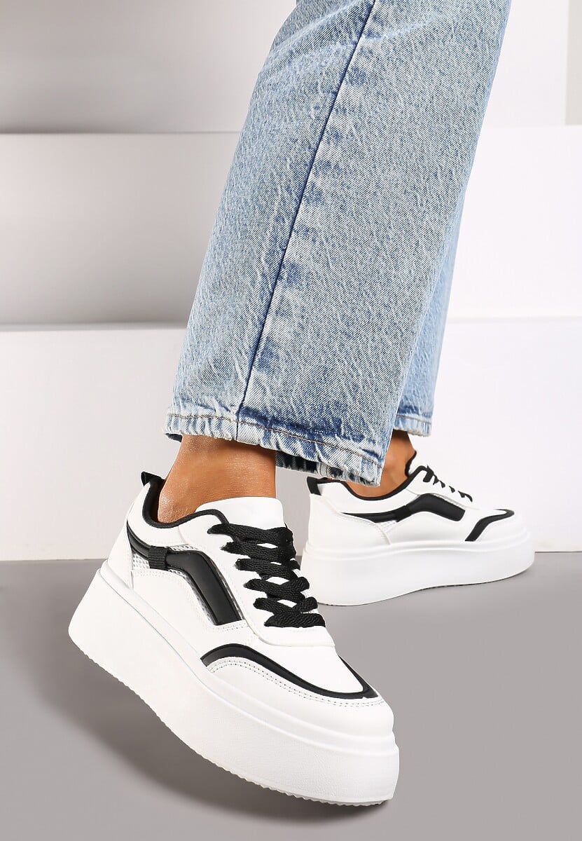 Czarne Casualowe Sneakersy na Płaskiej Podeszwie Ozdobione Paskami Vlivana