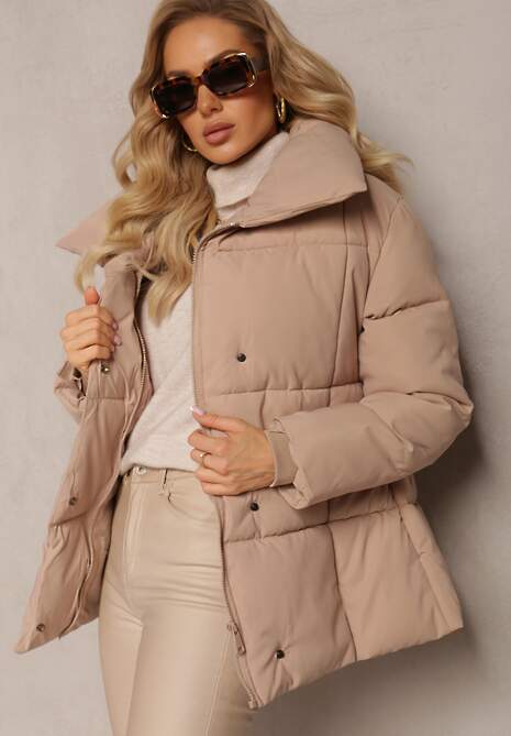 Beżowa Pikowana Kurtka z Paskiem w Talii i Szerokim Kołnierzem Fusteni