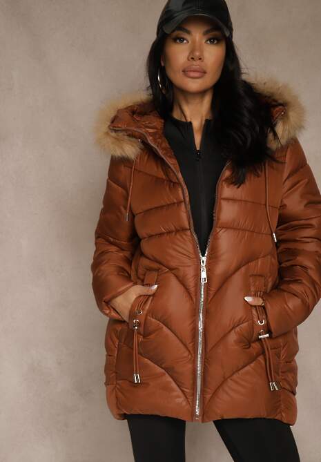 Brązowa Trapezowa Kurtka z Pikowanymi Przeszyciami i Kapturem z Odpinanym Futrem Deoiala