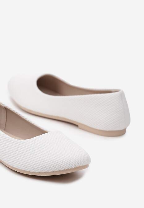 Białe Wsuwane Balerinki Brokatowe na Płaskiej Podeszwie Claremarie