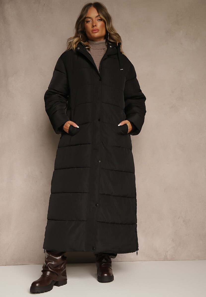 Czarna Prosta Kurtka z Pikowanymi Przeszyciami i Kapturem Acaite