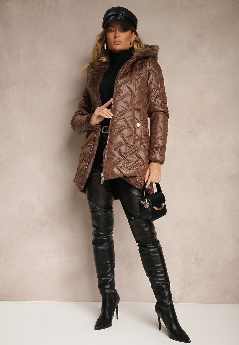 Brązowa Kurtka Mocno Ocieplona z Kapturem i Pikowanymi Przeszyciami Cenirina