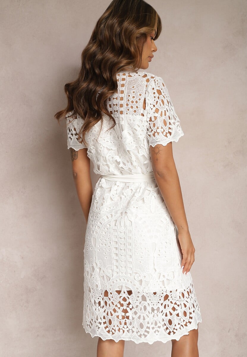 Biała Koszulowa Sukienka Midi z Ażurowym Zdobieniem Tatrasi
