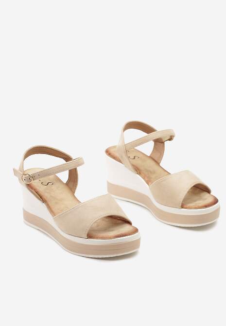 Beżowe Casualowe Sandały na Koturnie Zapinane przy Kostce Effinee