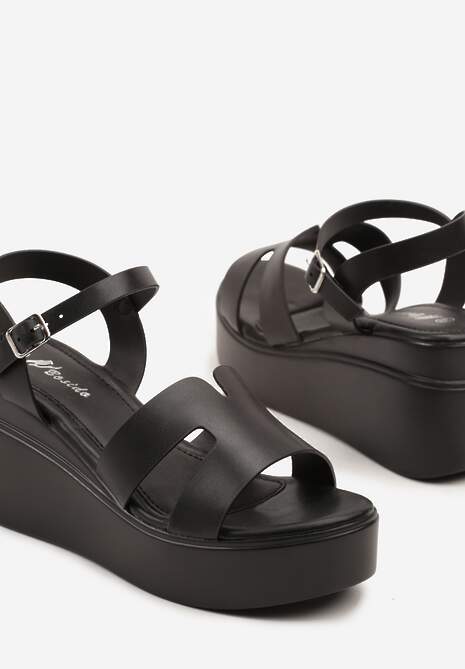 Czarne Sandały na Platformie i Koturnie z Wycięciami Astellie