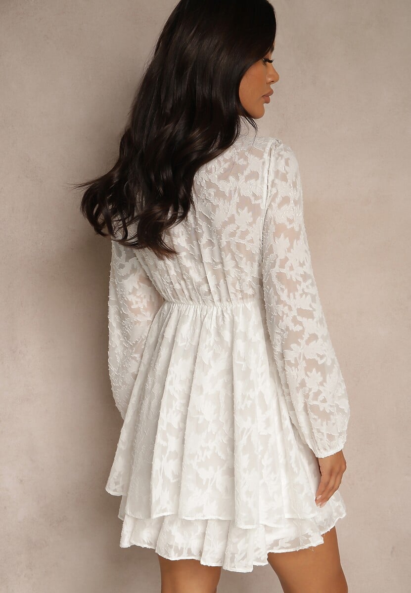 Biała Kopertowa Sukienka Rozkloszowana Mini z Tkaniny Plumeti Haetna