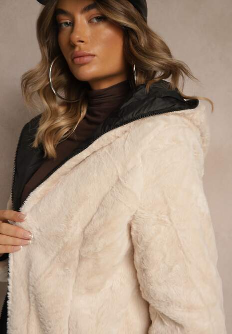 Czarno-Beżowa Dwustronna Kurtka z Kapturem Pikowanymi Przeszyciami i Futerkiem Rossalea