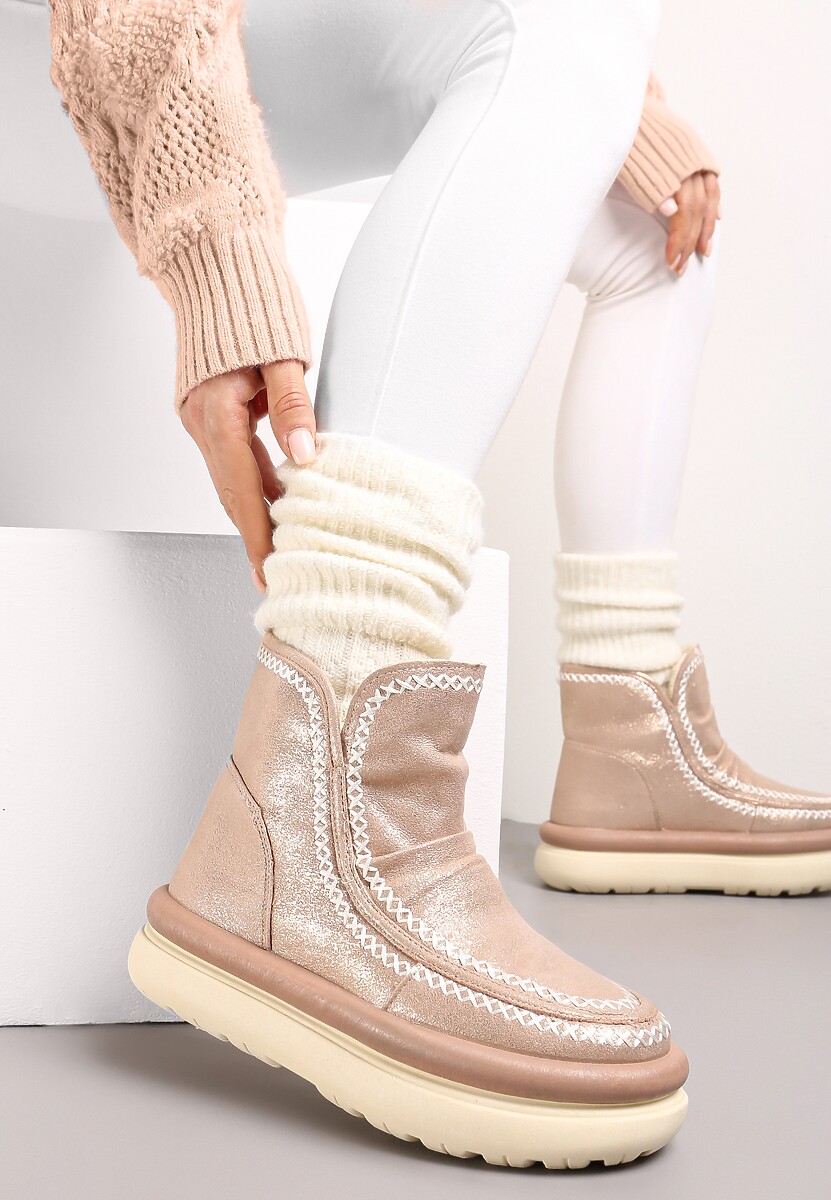 Czarne Błyszczące Śniegowce na Platformie z Kontrastowymi Przeszyciami Okuniza