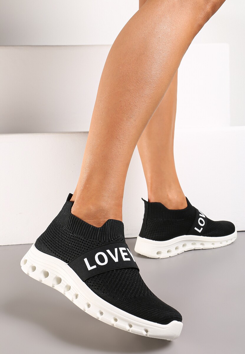 Czarne Buty Sportowe z Napisem LOVE i Elastyczną Cholewką Alaissa