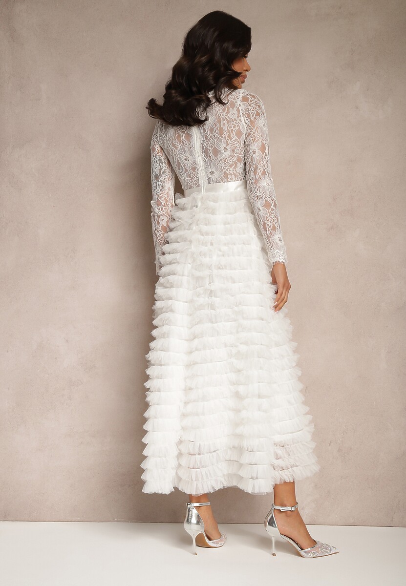Biała Koronkowa Sukienka Maxi o Rozkloszowanym Kroju z Tiulowymi Falbankami Sivina